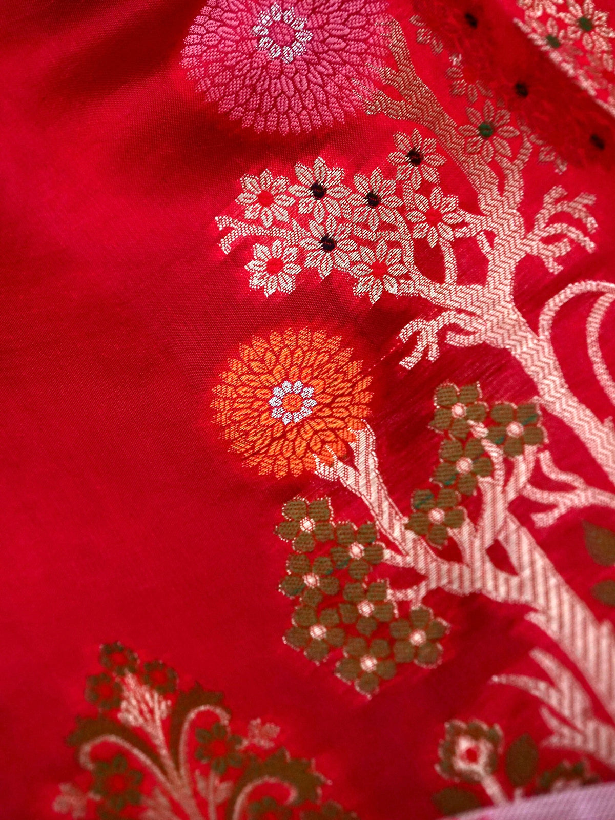 Handwoven Scarlette Red Banarasi Soft Katan Silk Saree