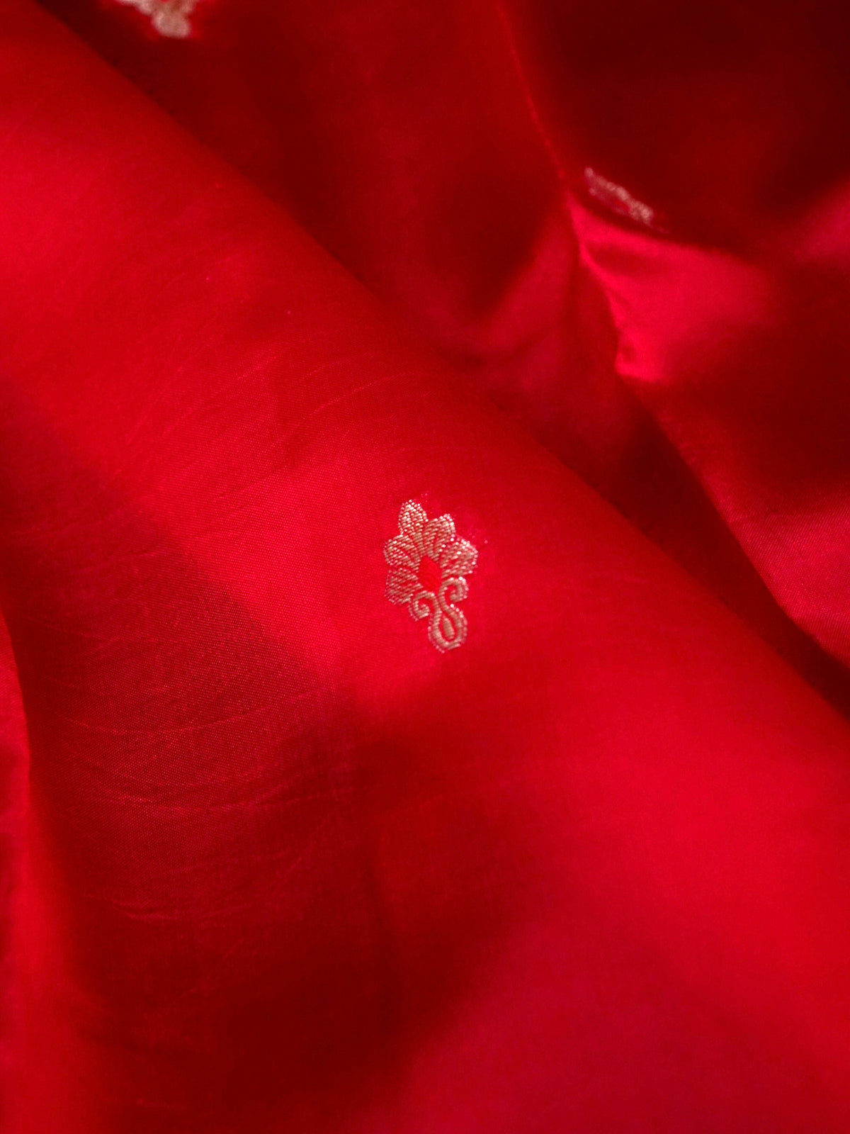 Handwoven Scarlette Red Banarasi Soft Katan Silk Saree